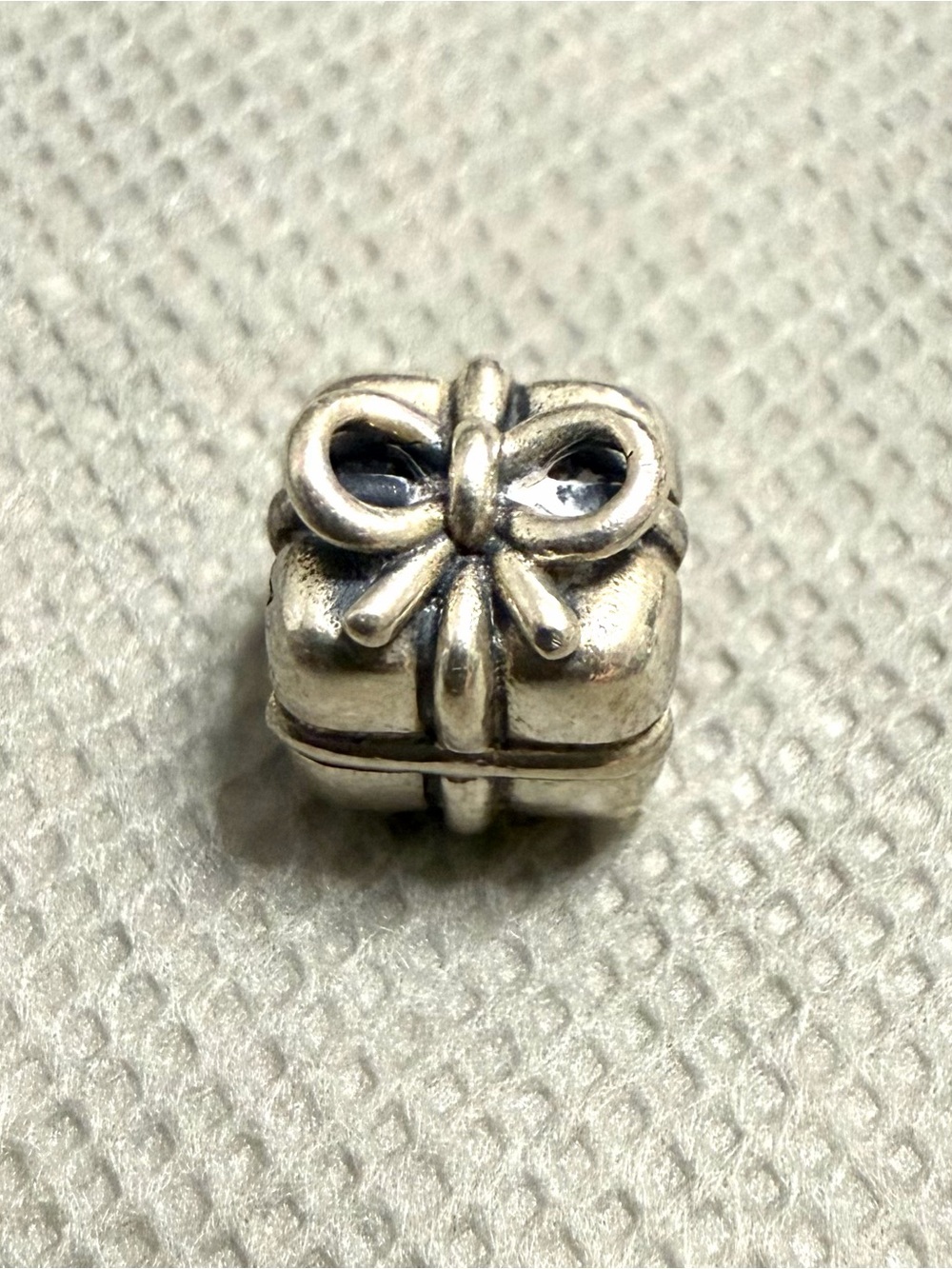 Pandora Sterling Silver Moments Gift Present Charm Bead ALE #790300